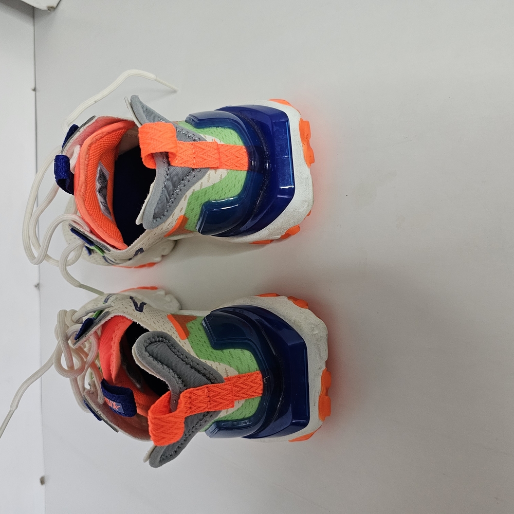 Nike Orange and Blue Athletic Shoes with Streamlined Design - Picture 6 of 9